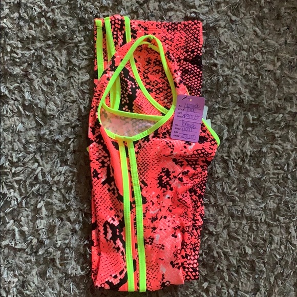 Pink & Lime romper 🔥🔥 - Picture 3 of 3